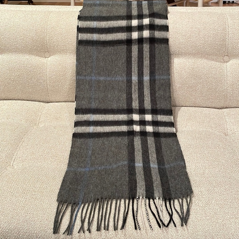 Burberry classic cashmere check scarf